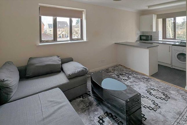 22, Swan Drive, Colindale photo 2