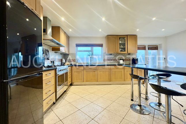 44, Parsonage Lane, Hatfield photo 4