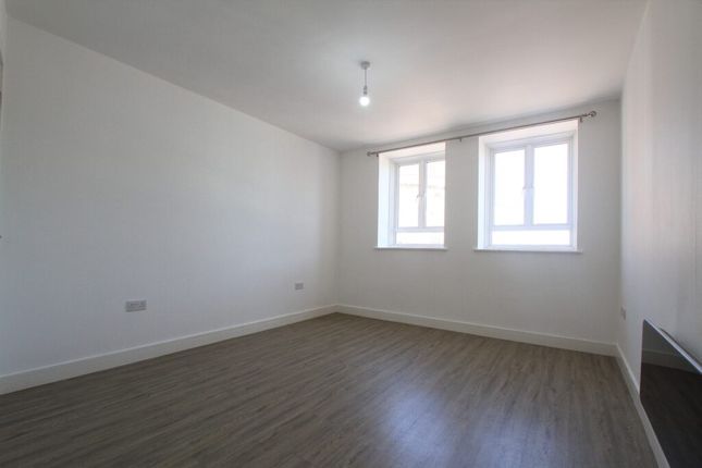 Flat to rent in Parsons Street, Banbury, Oxon