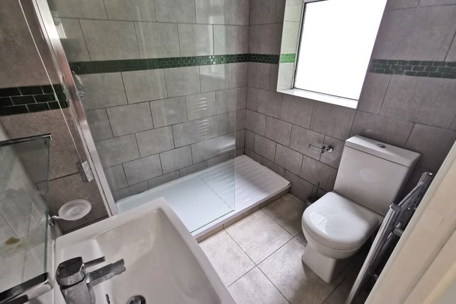 Flat 4, 6, Swansea photo 3