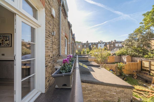 7B, Cromford Road, London photo 4