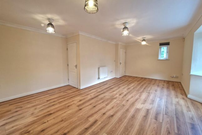 74B, Beacon Hill Road, Newark photo 5