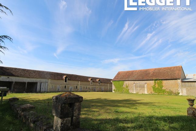 Ch&acirc;teau for sale in Coussay-Les-Bois, Vienne, Nouvelle-Aquitaine