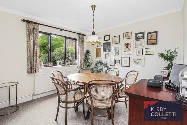 10, Badgers Croft, Broxbourne photo 4