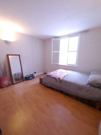 Flat 4, Deuchar House, Newcastle upon Tyne photo 5