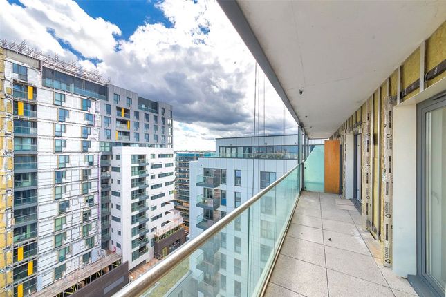 169, City Peninsula, London photo 3