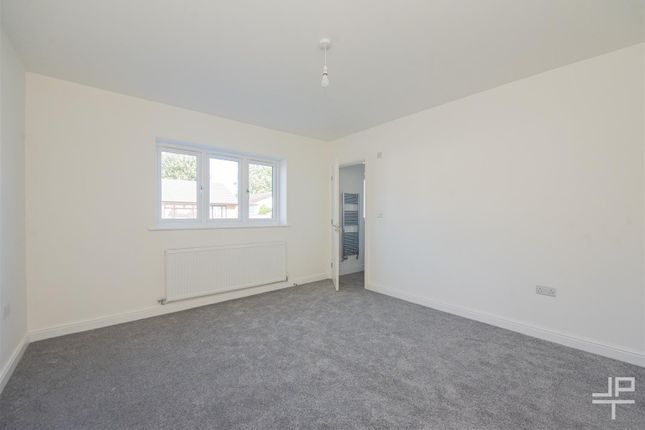1, Thornbury Avenue, Warrington photo 5