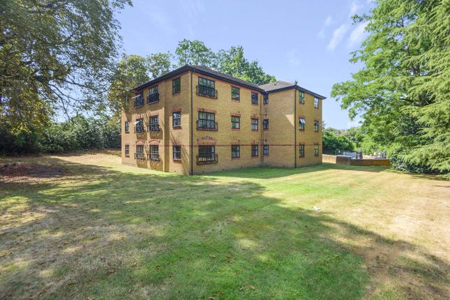 Flat for sale in Orphanage Road, Watford, Hertfordshire