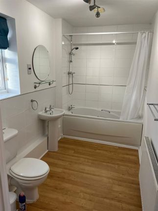 8, Pipers Lane, Kenilworth photo 5