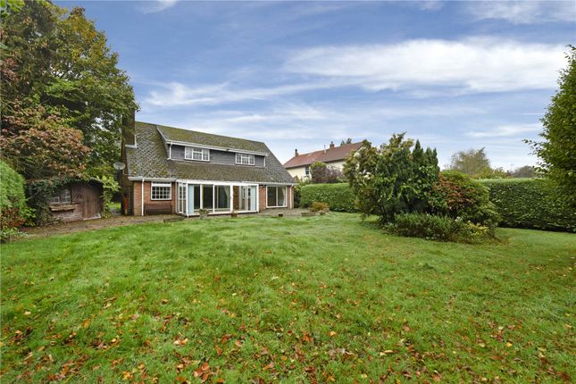 2 bed detached bungalow to rent in Wood Lane, South Heath, Great Missenden, Buckinghamshire HP16