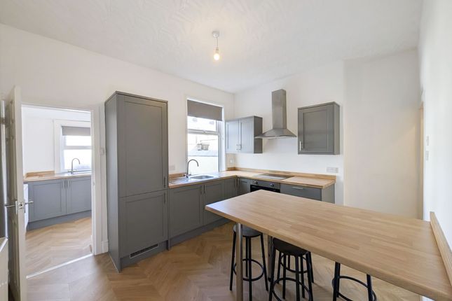 8, Oxford Street, Darwen photo 4