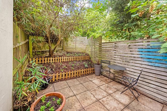 2 Woodcote House, 141, Auckland Road, London photo 4