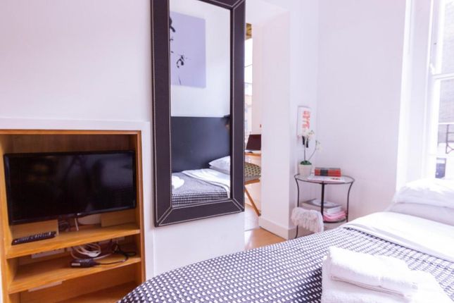 Flat 310, 192 North Gower Street, Euston photo 4