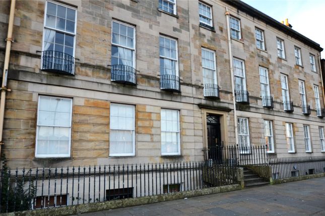 Thumbnail Flat to rent in Carlton Place, City Centre, Glasgow