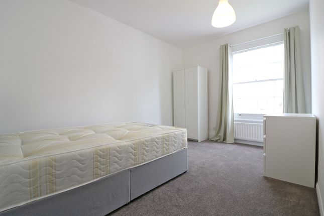 Thumbnail Room to rent in St. Marys Square, London