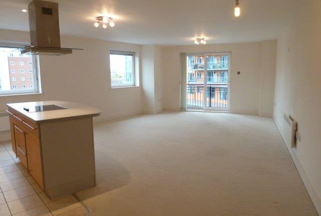 Thumbnail Flat to rent in The Canalside, Gunwharf Quays, Portsmouth