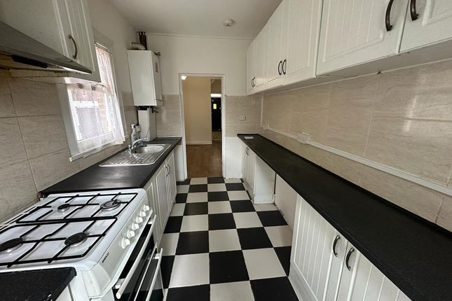 45, Beech Road, Luton photo 3
