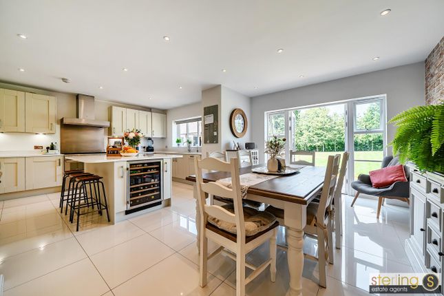14, Bell Farm Close, Studham photo 2