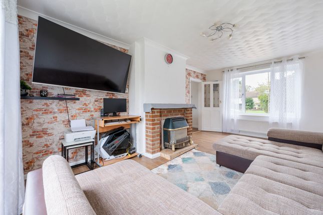 27 St. Annes Crescent, Great Yarmouth photo 4