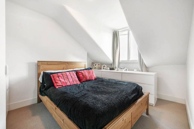 Thumbnail Maisonette to rent in Webbs Road, Between The Commons, London