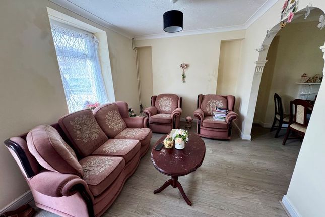 17, Lone Road, Swansea photo 2