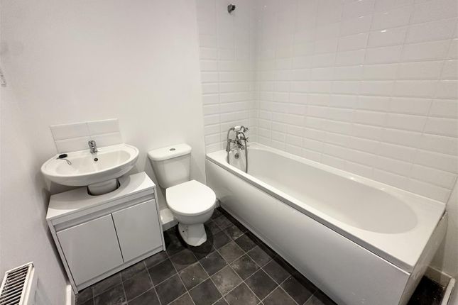 Flat 6, Victory House, 6 Victory Road, Clacton-On-Sea photo 3