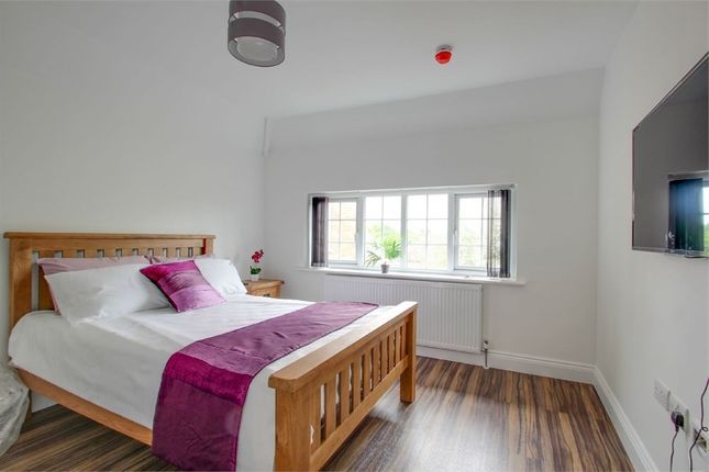 Room to rent in Church Street, Burnham