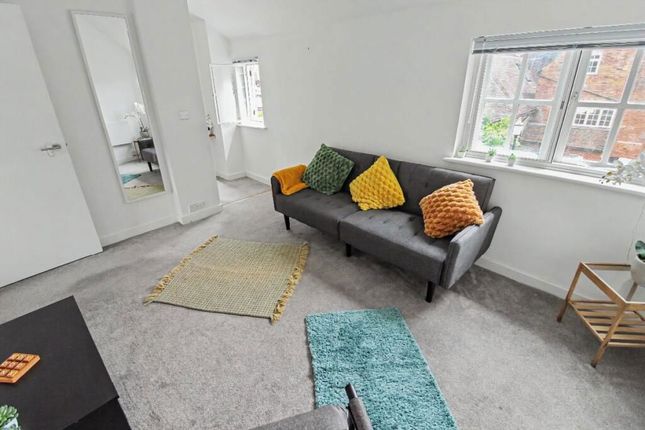 11 The Knibbs, Smith Street, Warwick photo 5