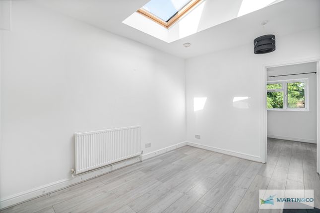 First Floor Rear, 85, Woodside Green, Woodside photo 4