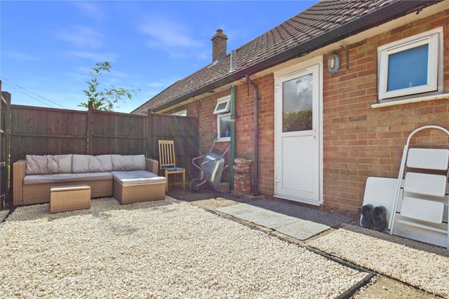 8, Stoneyfield, Reading photo 3