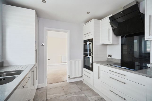 43, Wilkes Avenue, Swadlincote photo 3