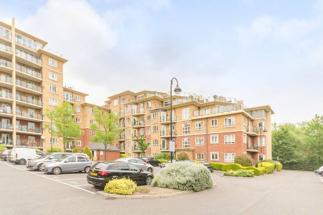 Thumbnail Flat to rent in Glebelands Close, Finchley, London