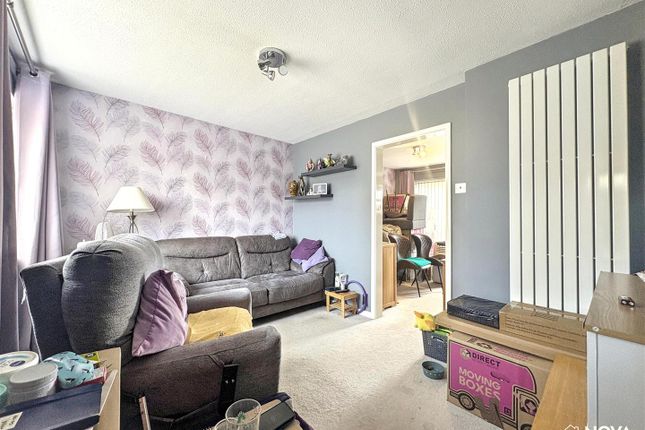 15, Leaside, Dunstable photo 2