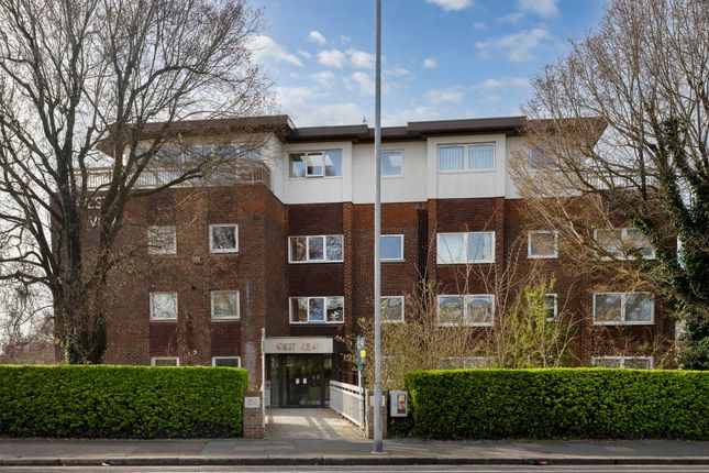 2-bed flat on 14 West View The Drive, Hove, £450,000