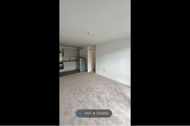2-bed flat on Chadwick, Woodlands Village, Wakefield, £875/mo