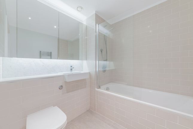 Flat to rent in Victory Place, Trafalgar Place, Elephant &amp; Castle