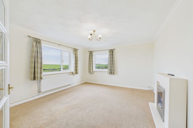 1 Giltar Way, Tenby photo 2