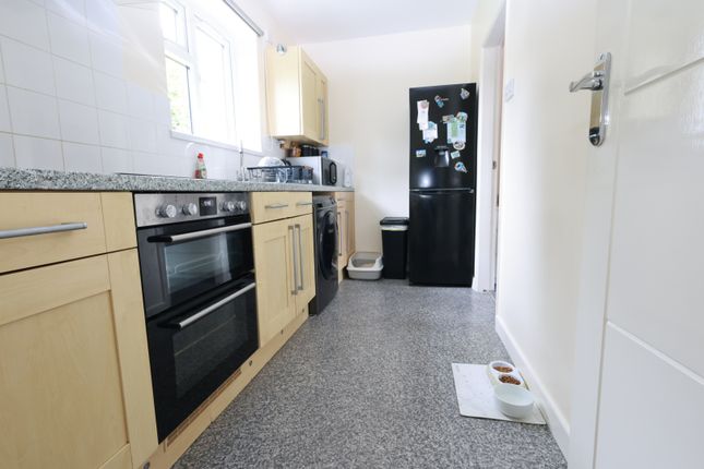 74, Marl Close, Yeovil photo 4