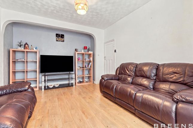 Eastbury Avenue, Enfield photo 3