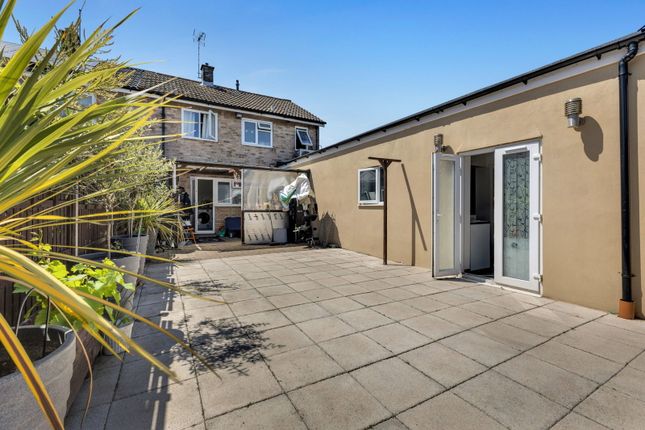 1, Grasmere Walk, Dunstable photo 2