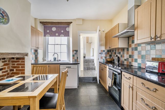 28, West Street, Somerset photo 2