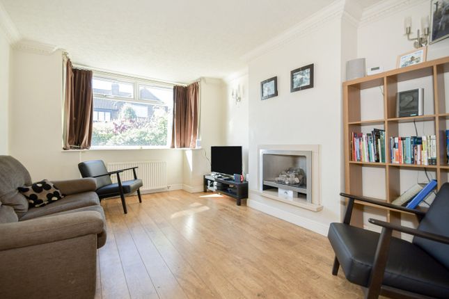 2, Ashurst Close, Sheffield photo 2