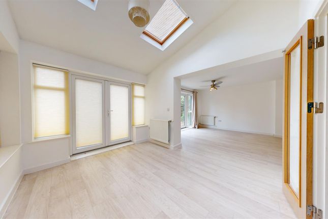 15, Kernal Close, Milton Keynes photo 5