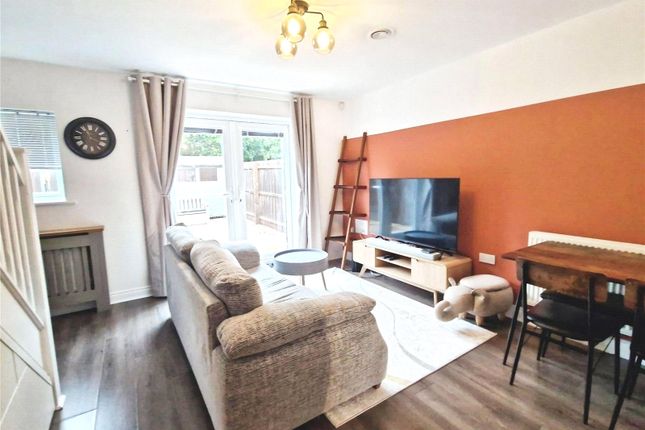 28, Bridgefield Close, Manchester photo 2