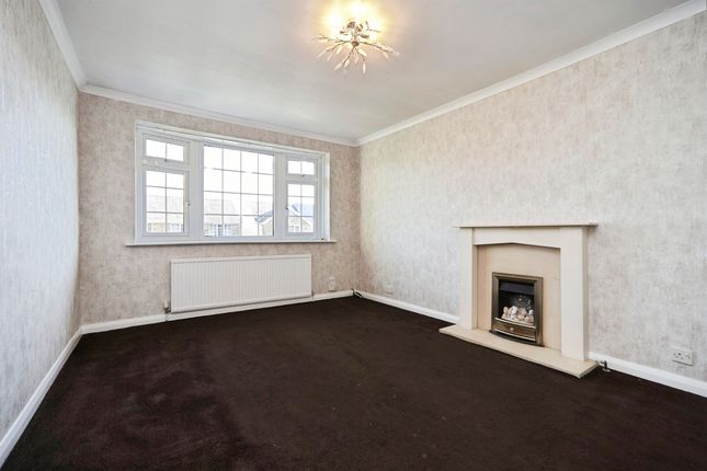 35, Aireville Crescent, Bradford photo 2