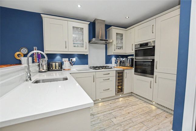 38, Alexandra Lane, Wakefield photo 4