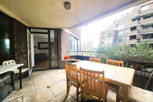 Flat for sale in Alder Lodge, Fulham, London