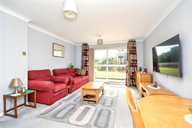 10, Collingwood Close, Eastbourne photo 2
