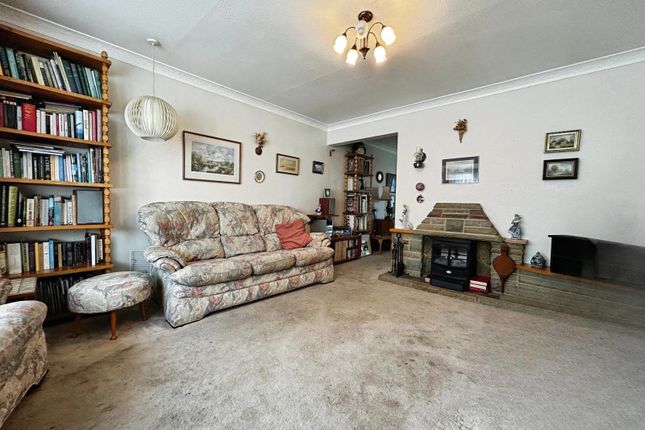 16, Gosling Grove, High Wycombe photo 3