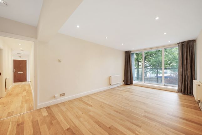 Flat to rent in Lords View, St. Johns Wood Road